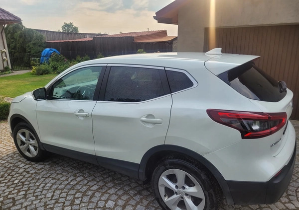 Nissan Qashqai cena 58500 przebieg: 177000, rok produkcji 2017 z Mieroszów małe 137